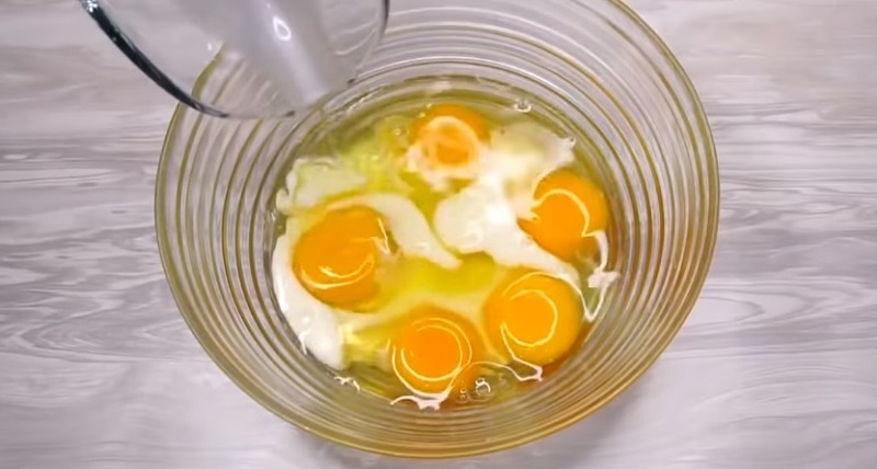 kiaušiniai su pienu ir druska