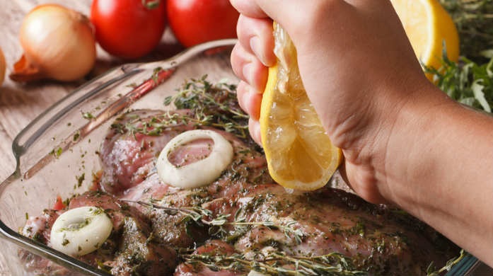 mėsa gruziniškai su citrinos sultimis