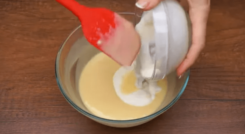 atvėsęs šokoladas su jogurtu