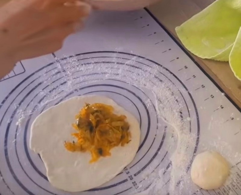 tešla su kopūstų įdaru