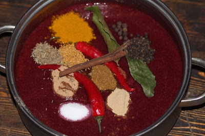 тертые ягоды и спецый