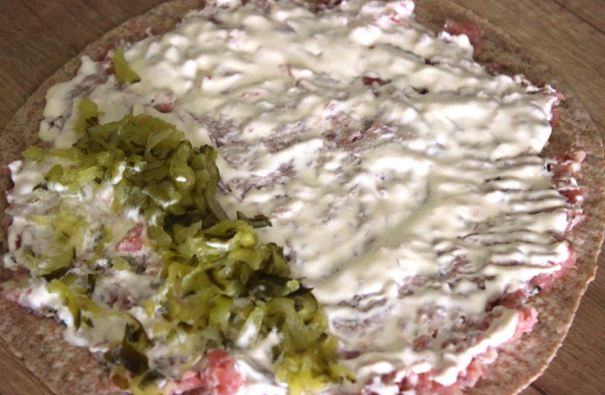 tortilijos su grietine ir įdaru