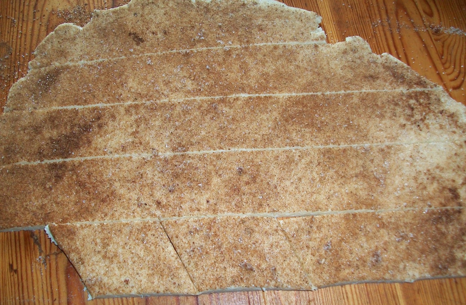 порезанная творожное тесто