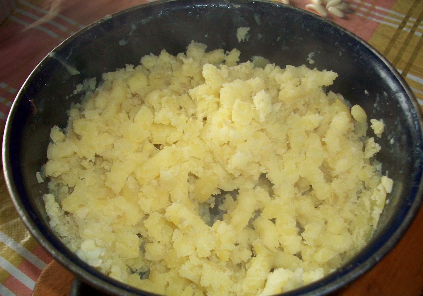 išvirtos sugrūstos bulvės