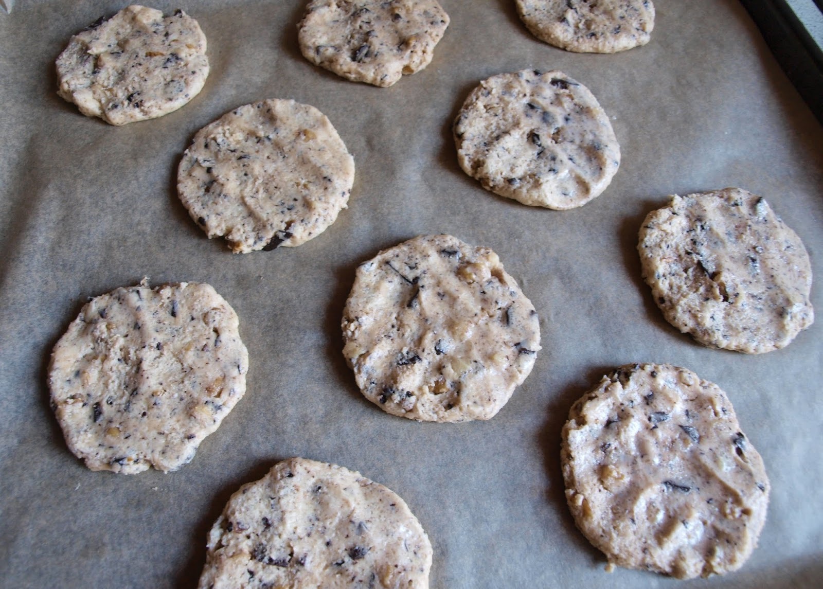 suploti didieji sausainiai skardoje