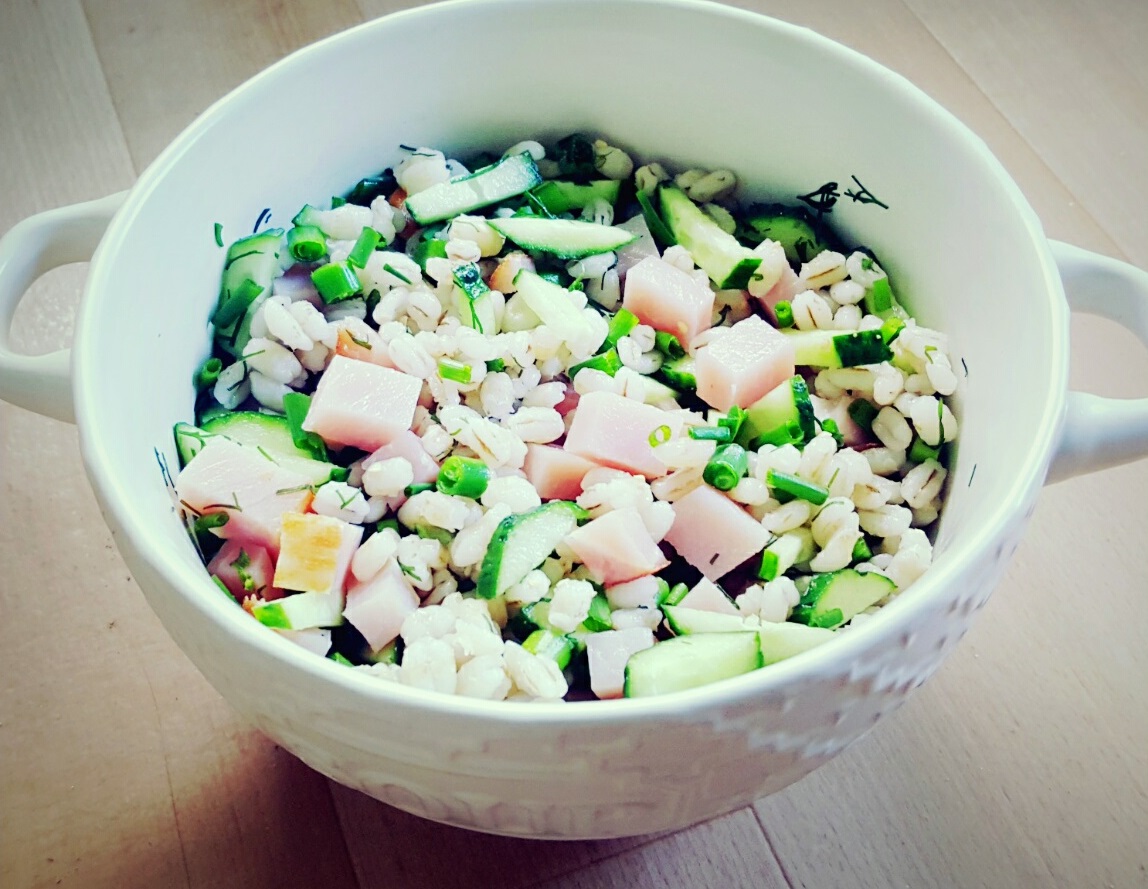 perlinių kruopų mišrainė su kumpiu