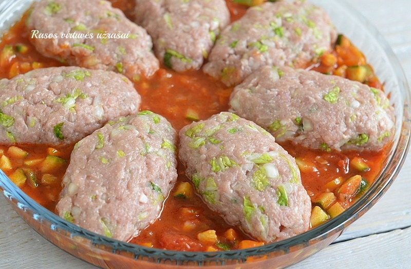 suformuoti kotletai prieš kepimą