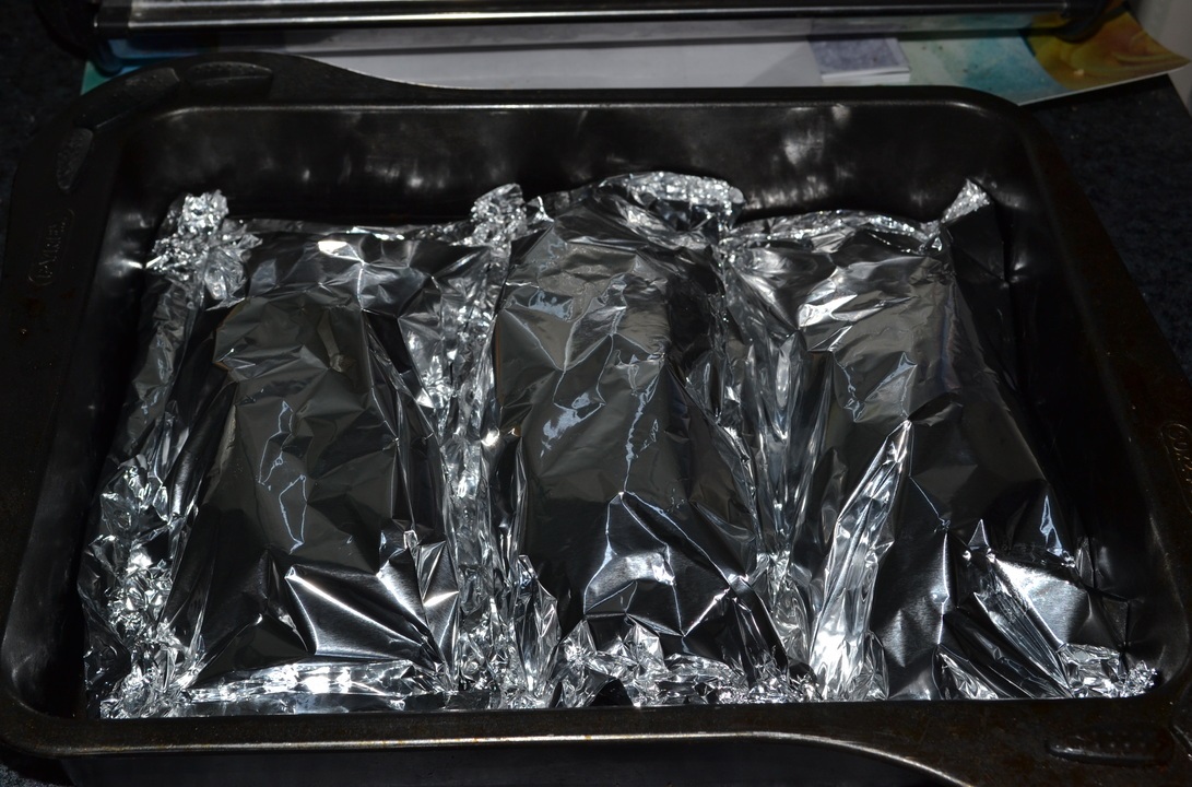 žuvis įsuktą į foliją