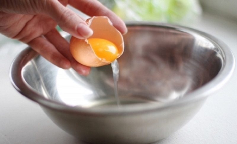 atskiriame kiaušinių baltymus nuo trynių