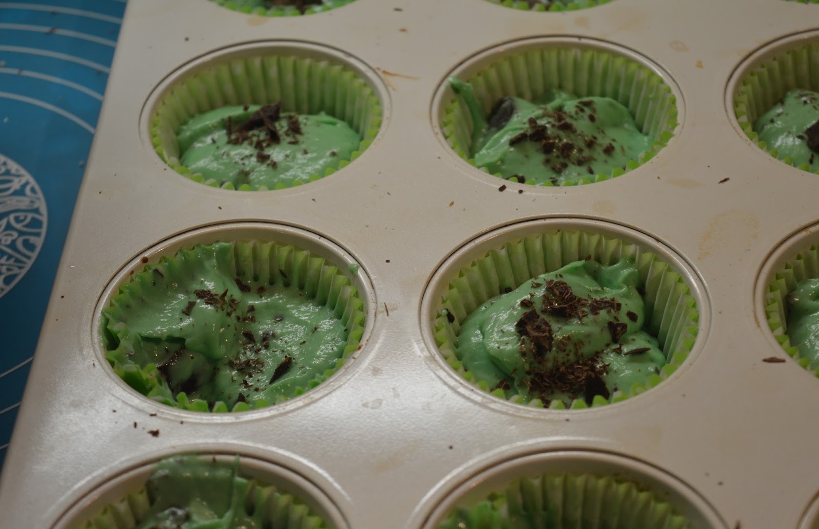 Мятные кексы и формы для кексов