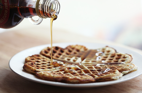 čirviniai blyneliai su sirupu