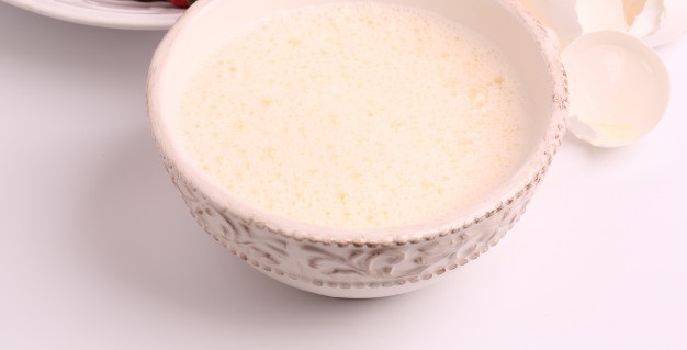 kiaušiniai išsukti iki baltumo su cukrumi