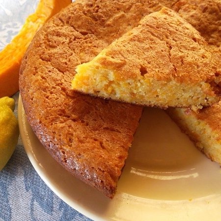 iškeptas moliūgų pyragas