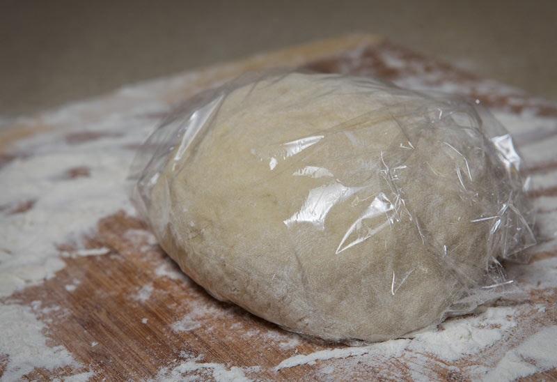 medaus torto tešla maistinėje plėvelėje