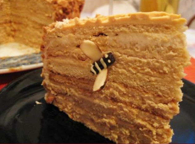 prapjautas medaus tortas