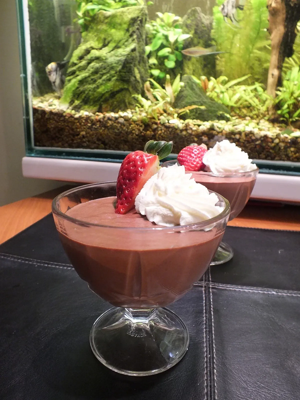 Juodojo šokolado putėsiai su pienu ir grietinėle - geriausias receptas