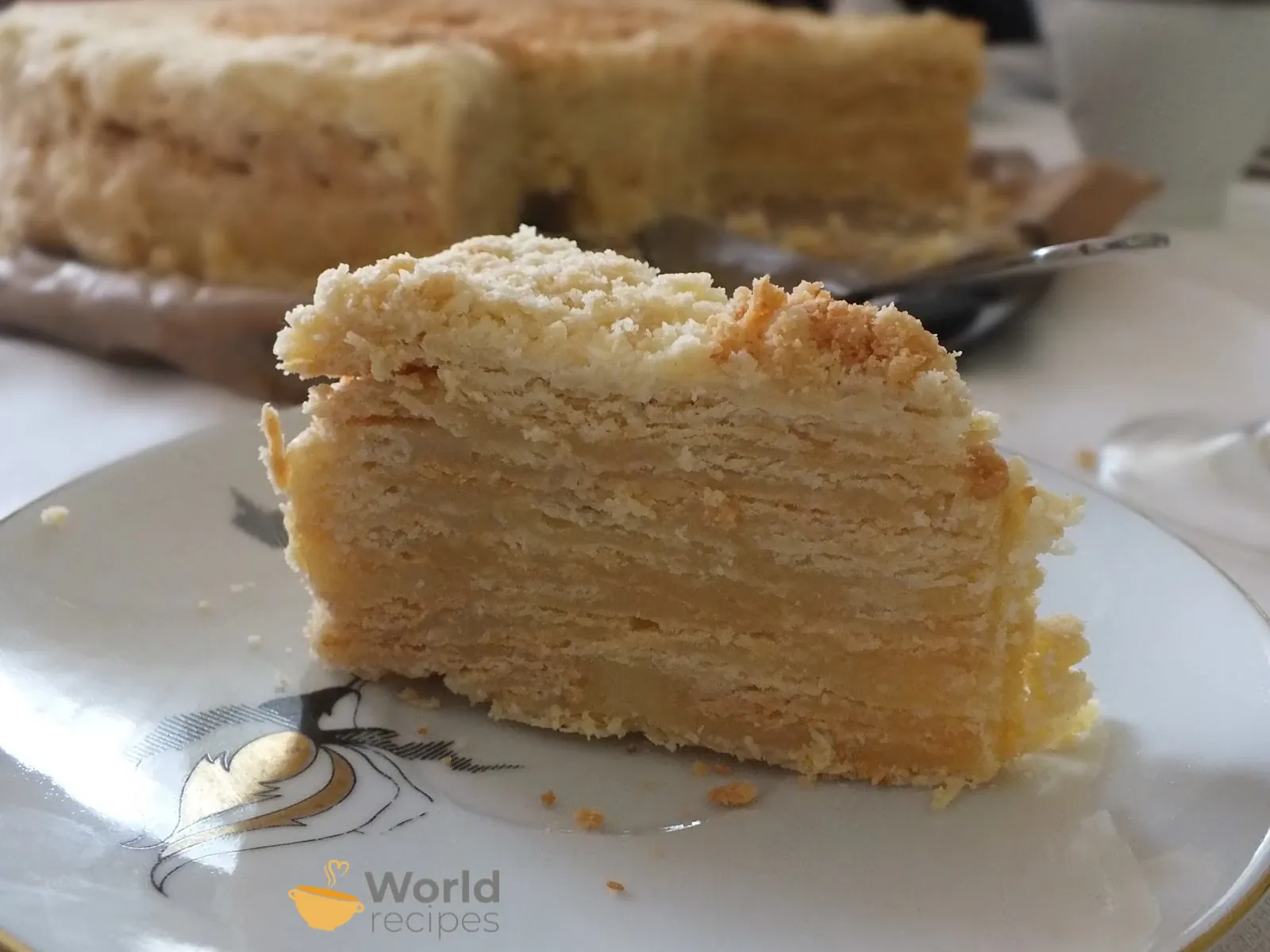 Senovinis tortas "Napoleonas" su virtu sviestiniu kremu
