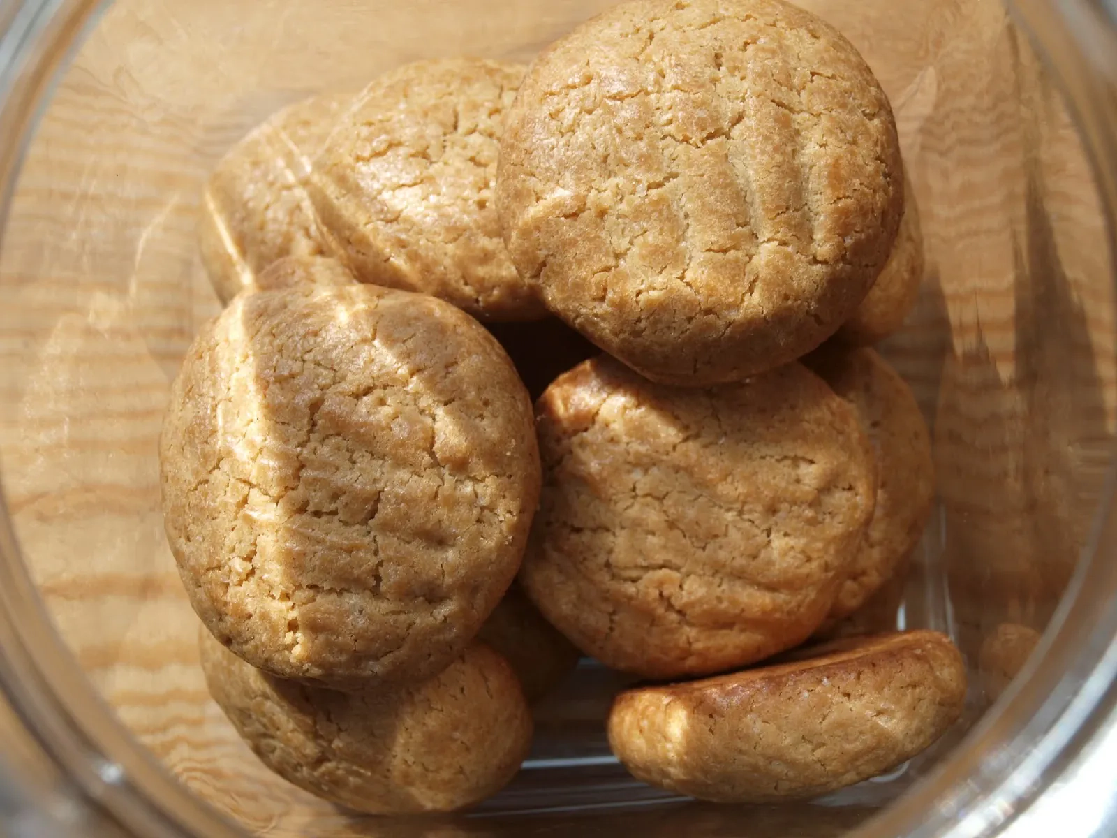 Paprasti ir greitai pagaminami riešutų sviesto sausainiai