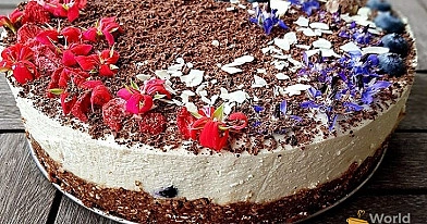 Anakardžių ir kondensuoto pieno kremo nekeptas tortas