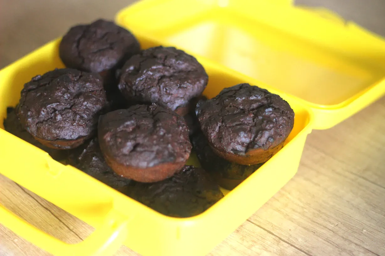 Šokoladiniai avinžirnių keksiukai su datulėmis