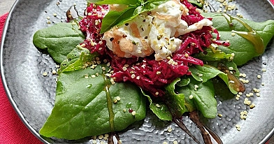 Salotos su marinuotais burokėliais ir buratta sūriu