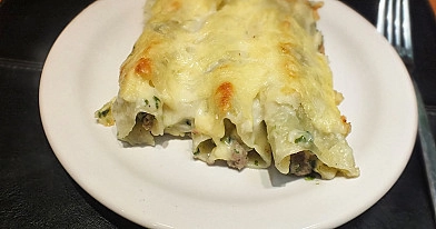 Įdaryti makaronų vamzdeliai "Cannelloni" su kalakutiena ir špinatais