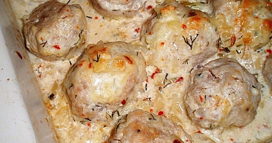 Pulpety w sosie śmietanowo-serowym