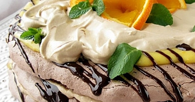 Morenginis tortas su šokoladu ir apelsinų kremu