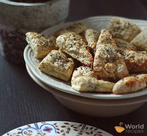Tradiciniai nesaldūs scones - angliškos bandelės su kanapių sėklomis