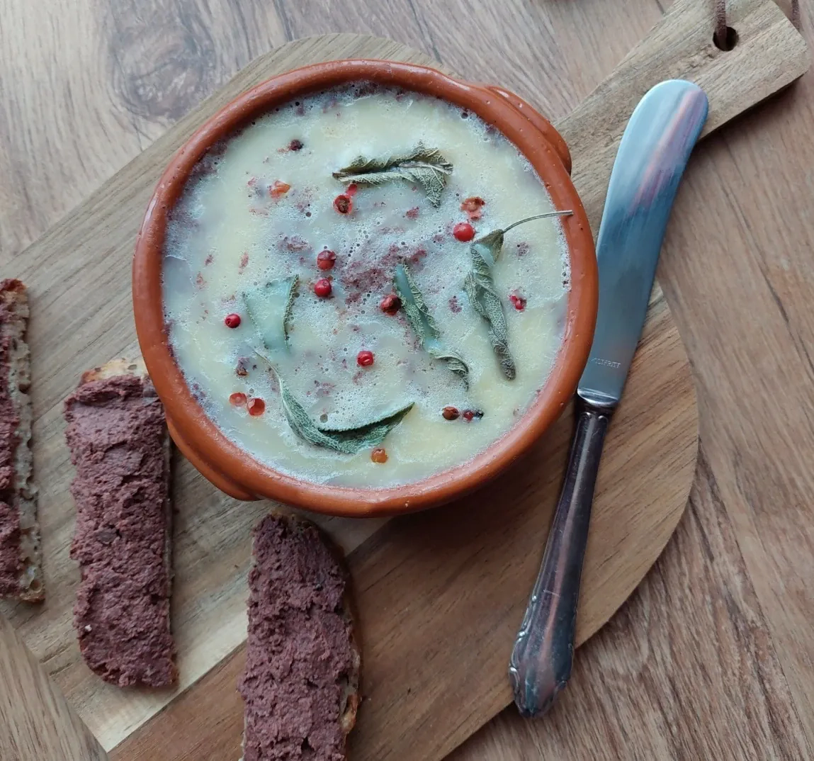 Virtų plaučių paštetas su brendžiu ir ančiuviais