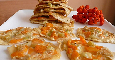 Blyneliai su šparaginėmis pupelėmis ir morkomis