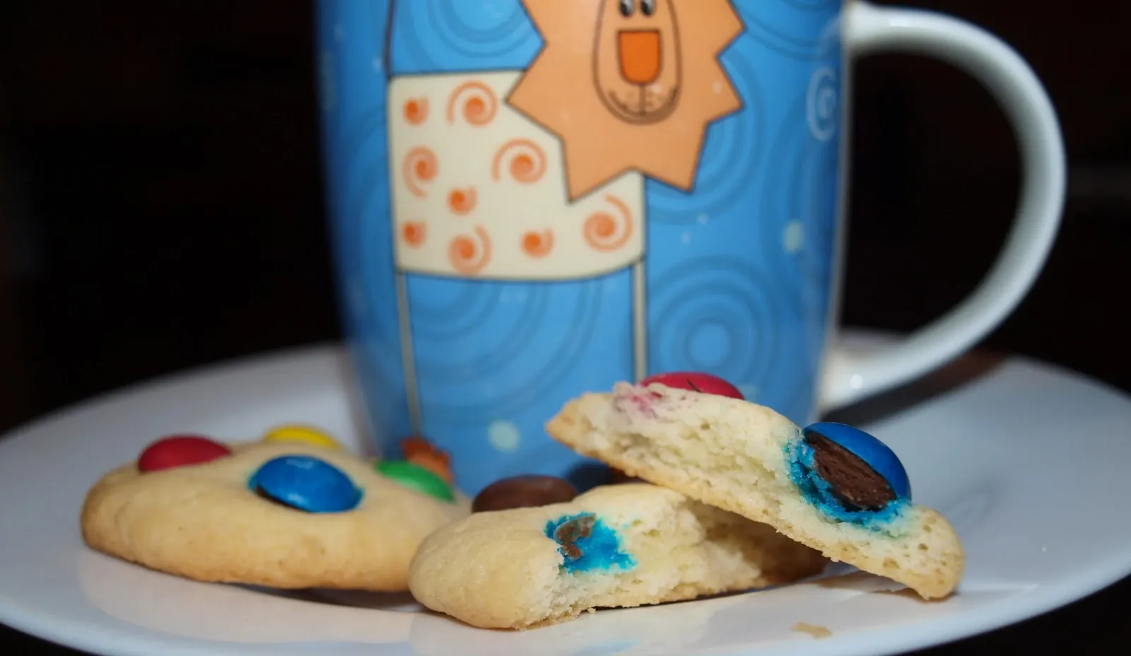 Paprasti sviestiniai sausainiai su M&M