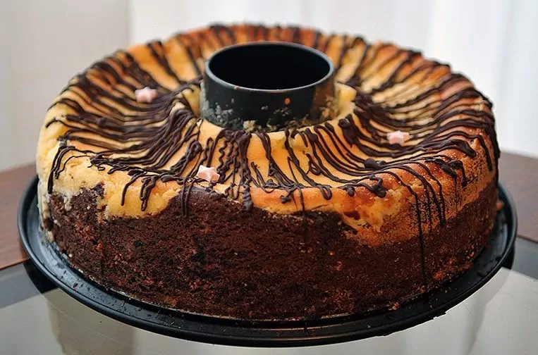 Šokoladinis pyragas su rikota ir grietinėle