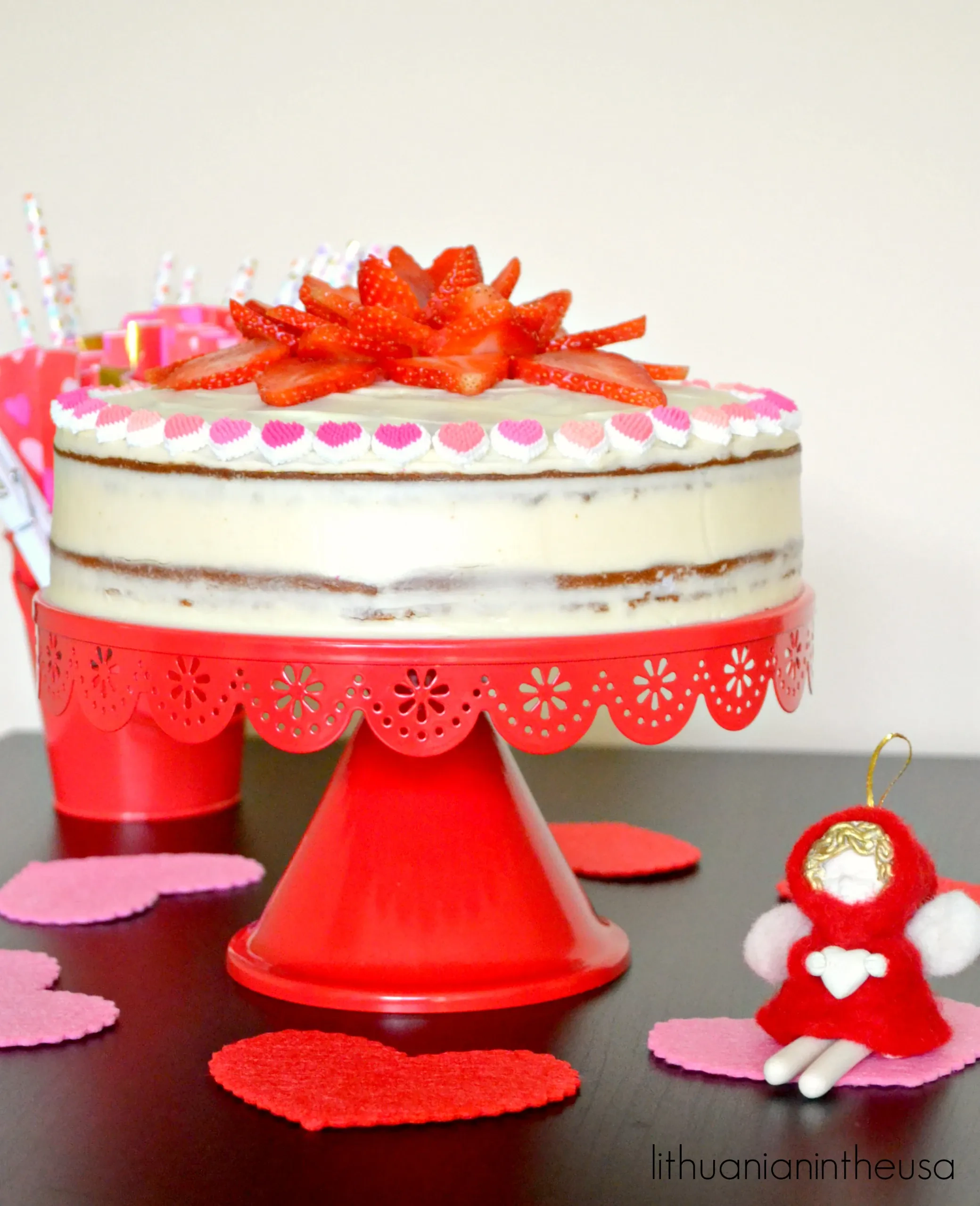 Morkų tortas Valentino dienai su Philadelphia sūrio kremu