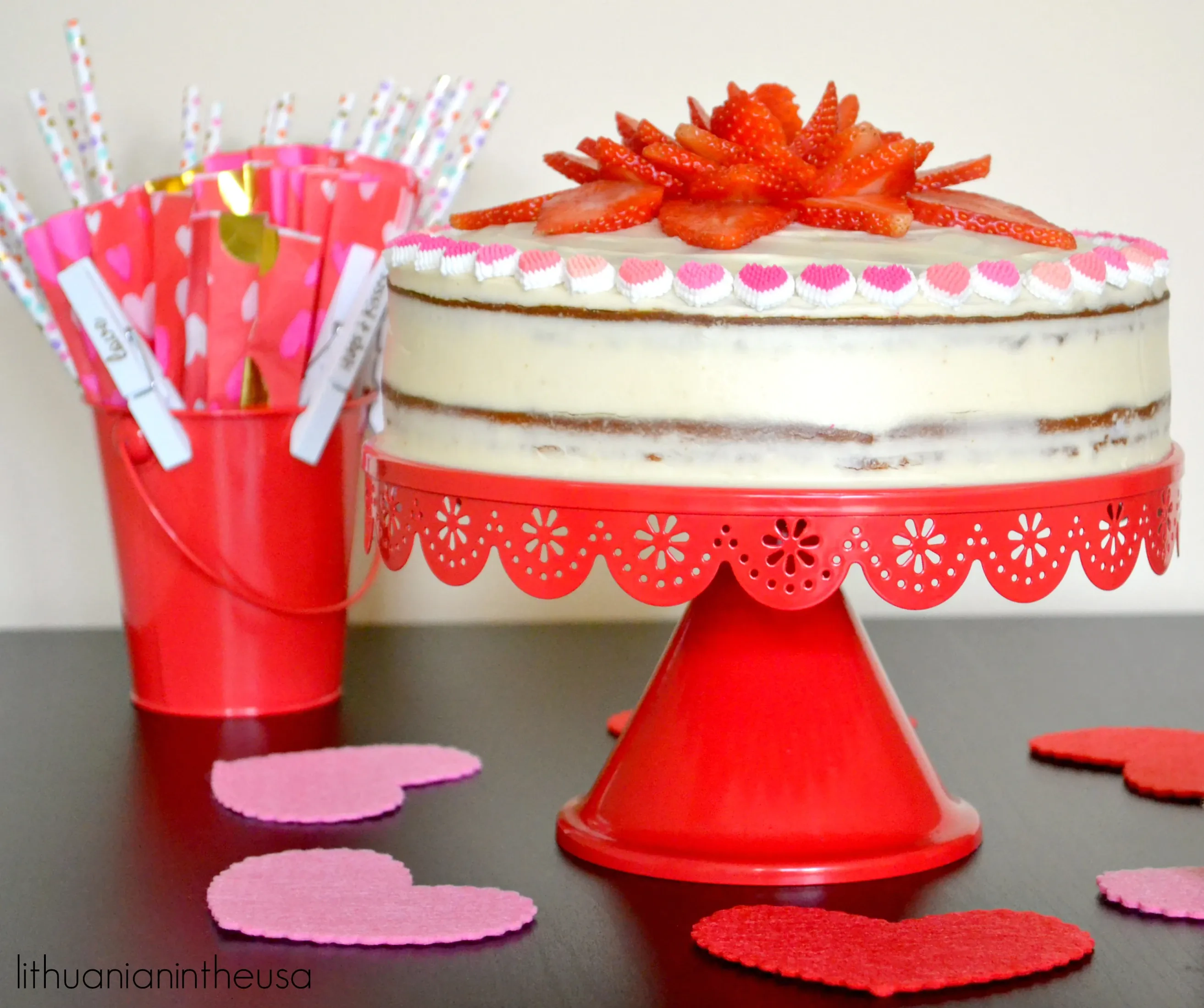 Morkų tortas Valentino dienai su Philadelphia sūrio kremu