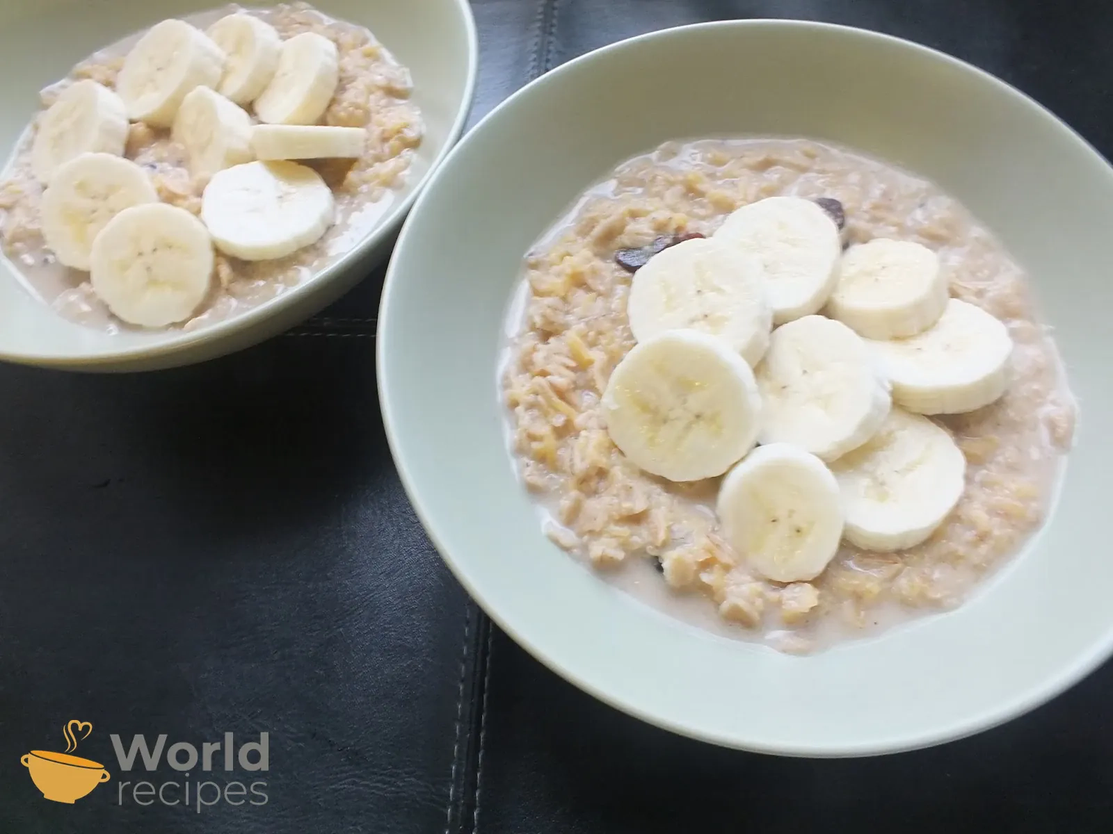 Saldi avižinė košė su moliūgu, bananais ir džiovintais vaisiais