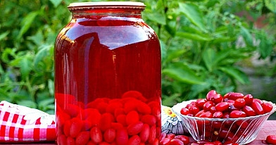 Kompot z derenia na zimę
