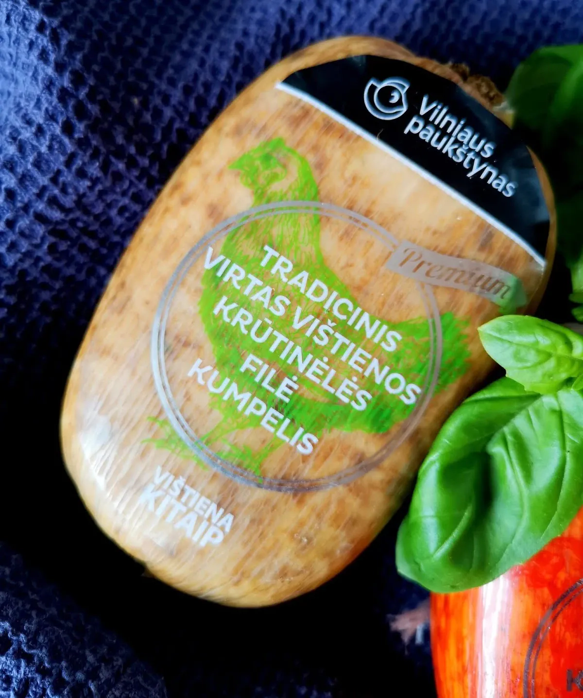 Velykinis sumuštinių tortas su vištiena, avokadais ir Philadelphia sūriu