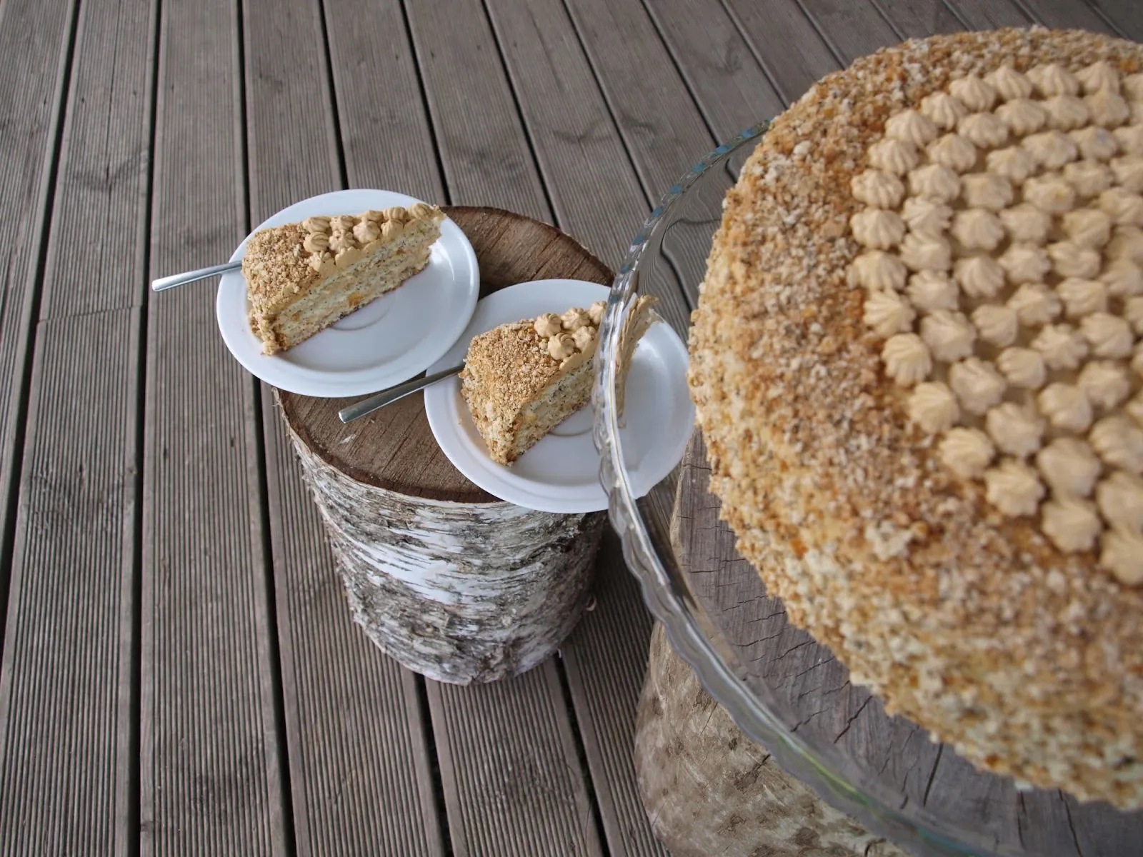 Biskvitinis tortas "Svajonė" su Rududu, sviesto ir grietinės kremu