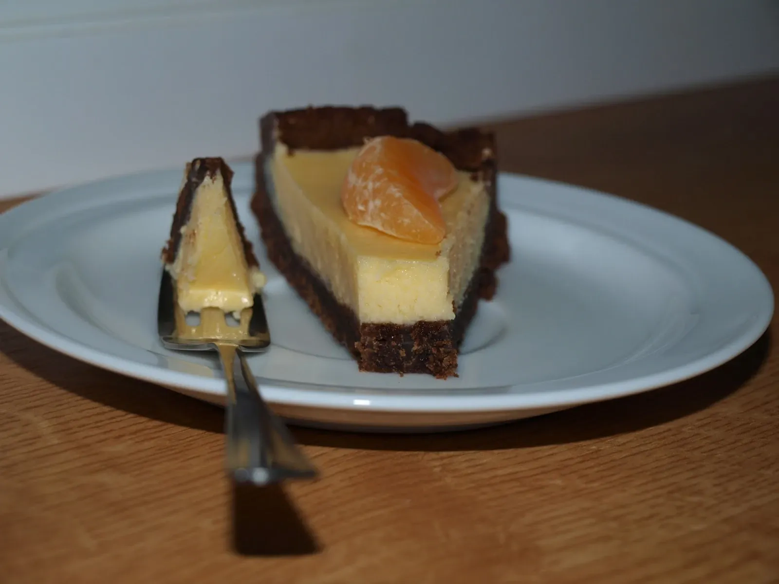 Amerikietiškas pyragas su kondensuoto pieno įdaru ir sausainių pagrindu