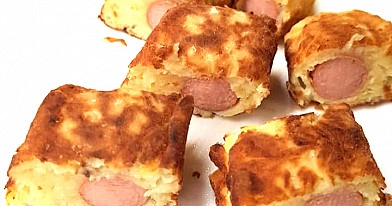 Paprasti bulviniai pyragėliai - kotletai su dešrelėmis