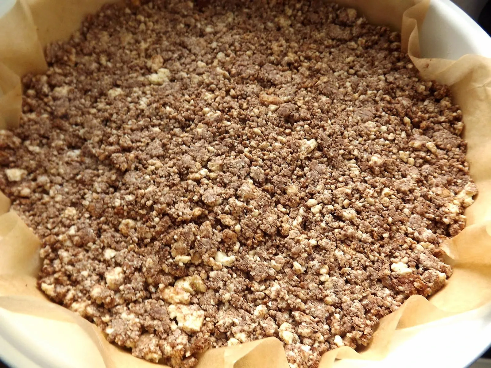 Obuolių pyragas su kakaviniu varškės sluoksniu