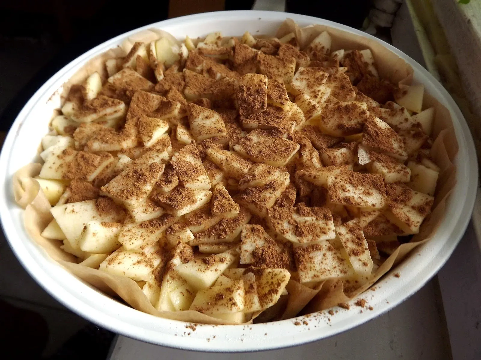 Obuolių pyragas su kakaviniu varškės sluoksniu