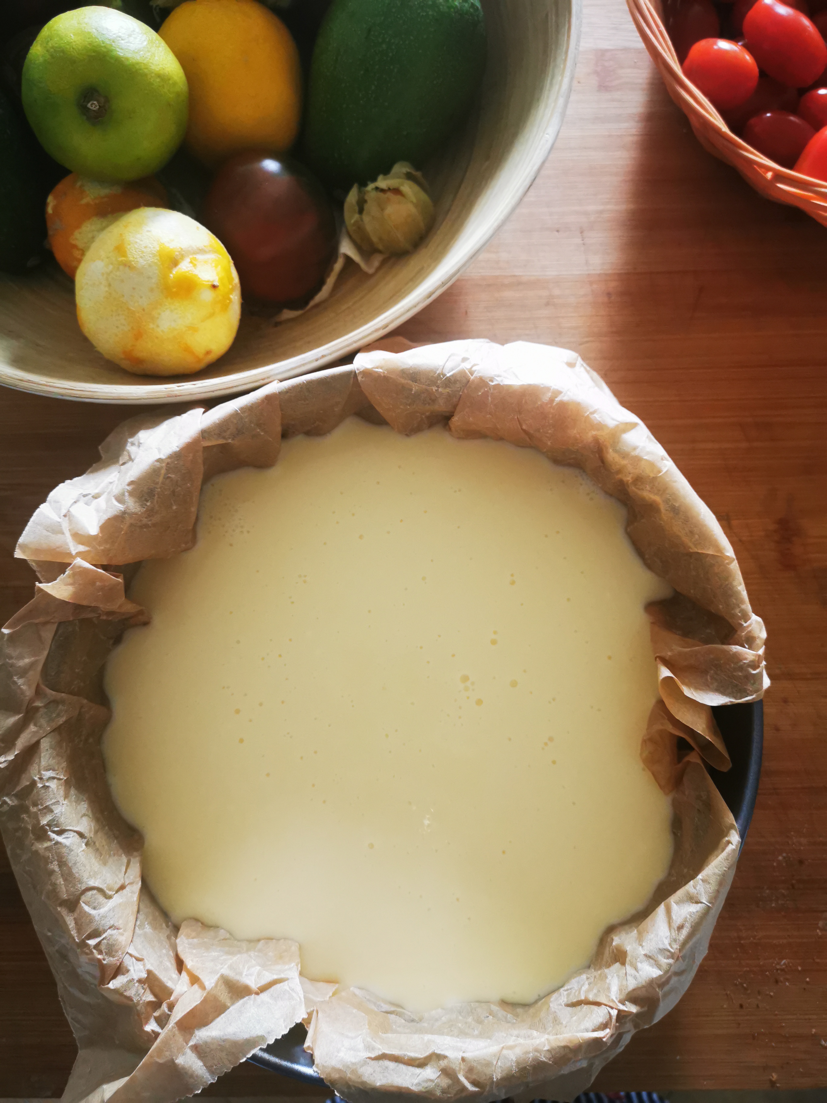 tešla kepimo formoje su kepimo popieriumi