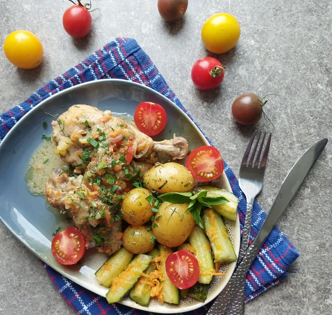 Troškinta vištiena su bulvėmis ir grietinėle orkaitėje