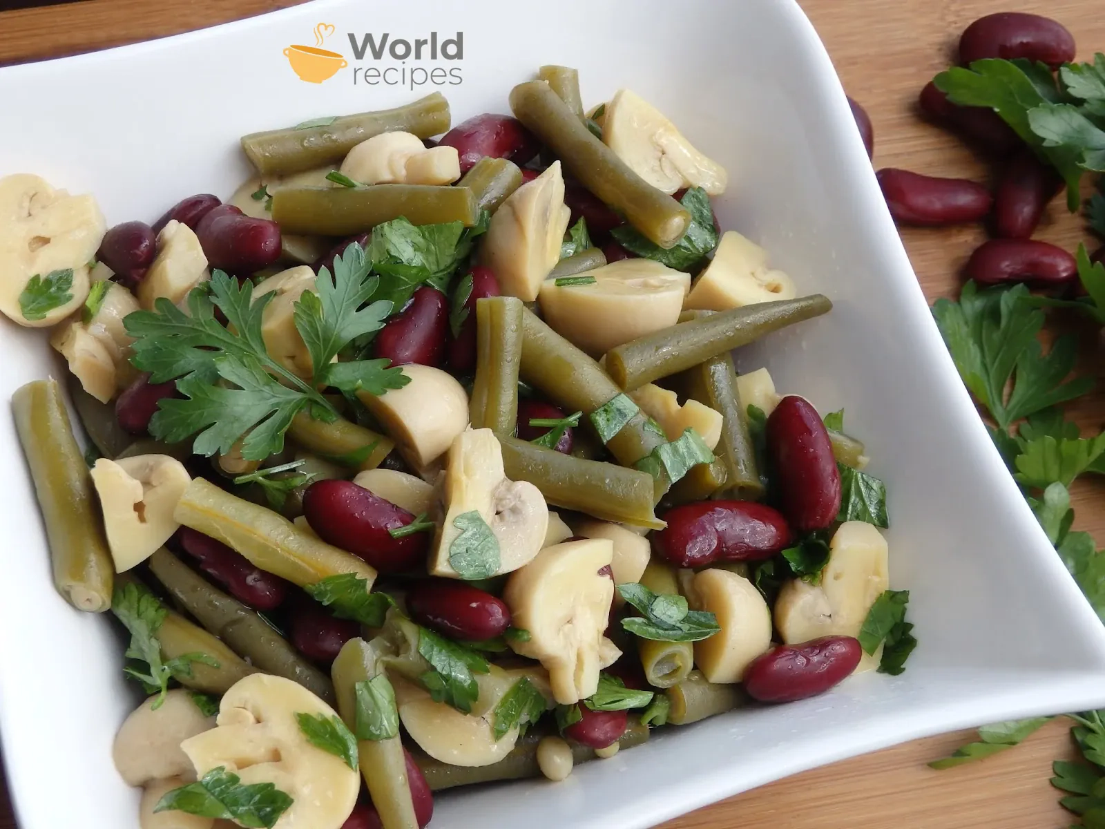 Grillowana karkówka z fasolową sałatką