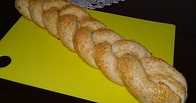 Warkocz drożdżowy