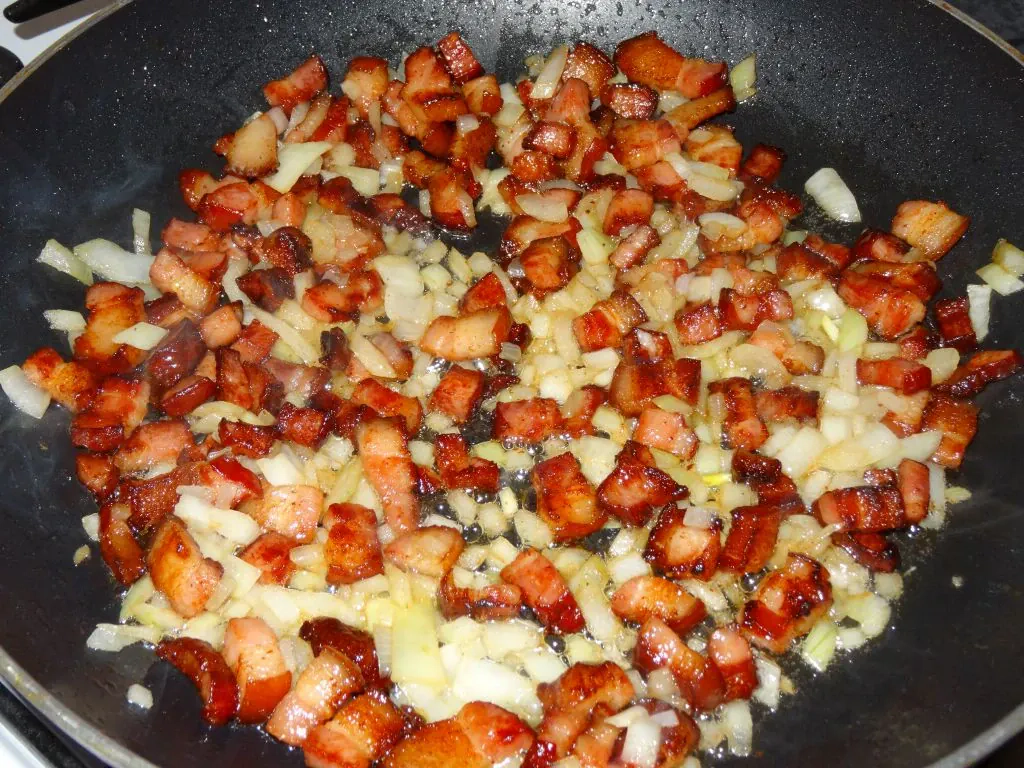 Spaghetti carbonara z boczkiem