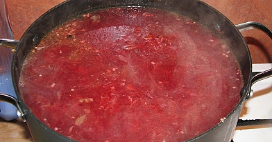 Biešu zupa ar skābiem kāpostiem