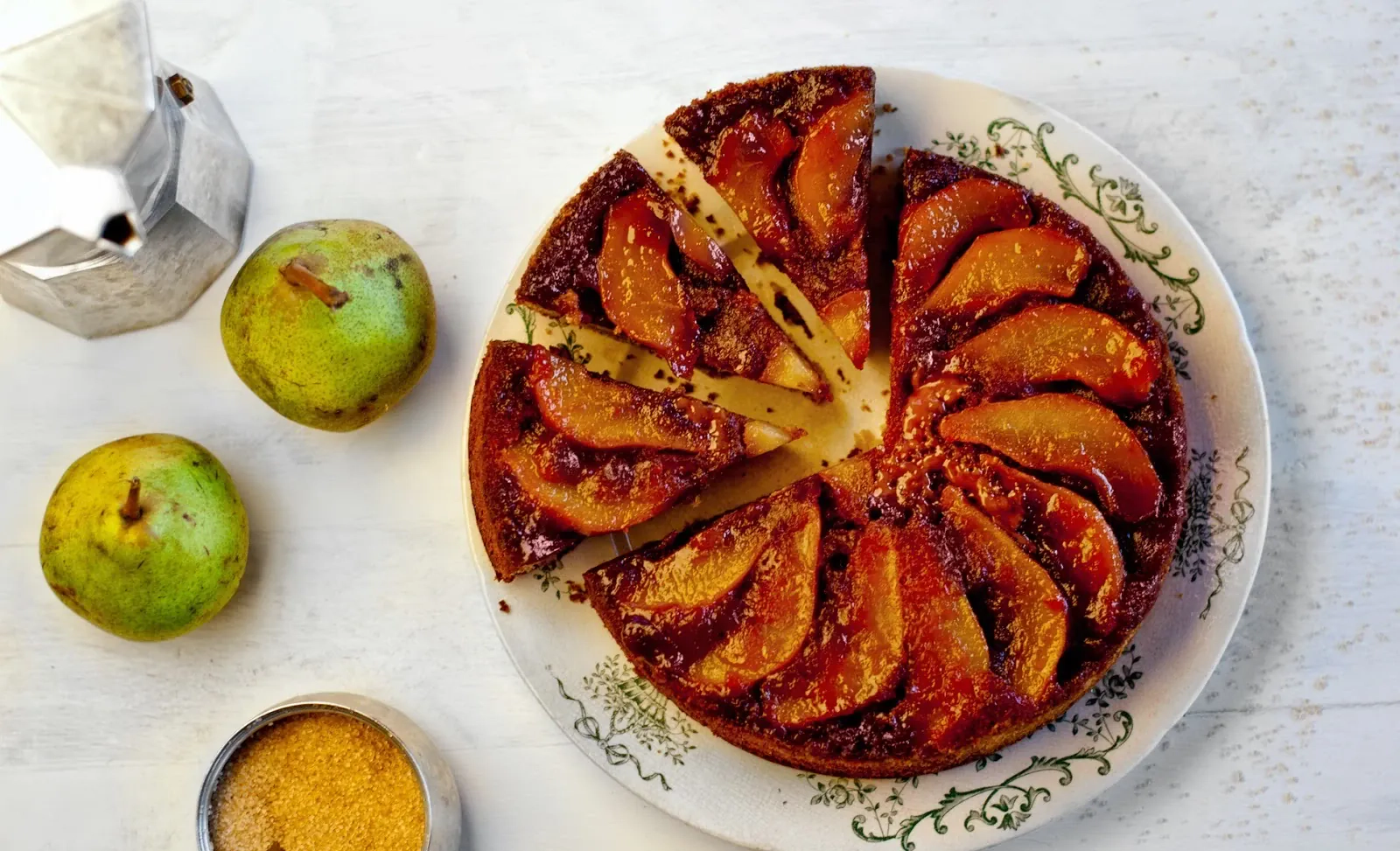 Odwrócone ciasto z gruszkami i karmelem